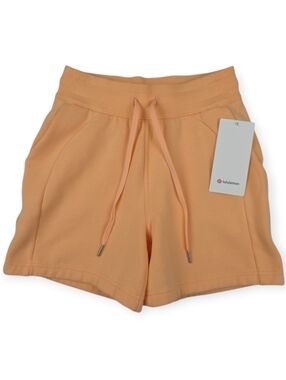 Lululemon Scuba high rise 5" shorts Women's Size 4 Peach Bellini New NWT